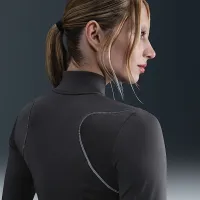 Nike Swift женская Therma-FIT ADV 1/4-Zip Running Top with Reflective Accents цвет серый