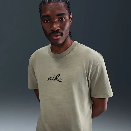 Nike Sportswear Premium Essentials чоловічі футболка колір зелений