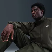 Nike Sportswear Club чоловічі Woven Cargo Pants колір зелений