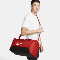 Nike Brasilia тренировочные Duffel сумка (Small, 41L) цвет красный
