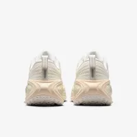 Nike Vomero Plus жіноча Road Running Кросівки колір білий