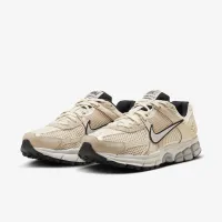 Nike Zoom Vomero 5 жіноча Кросівки колір білий