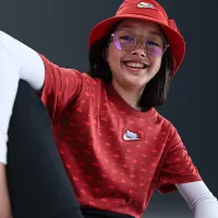 Nike x LEGO® Collection Girls' Cropped футболка цвет красный