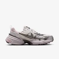 Nike V2K Run жіноча Кросівки колір сірий