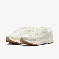 Nike Zoom Vomero 5 жіноча Кросівки колір білий