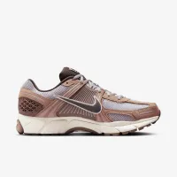 Nike Zoom Vomero 5 чоловічі Кросівки колір коричневий