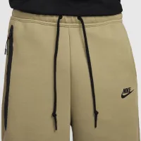 Nike Sportswear Tech Fleece чоловічі шорти колір коричневий