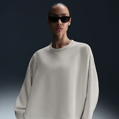 Nike 24.7 ImpossiblySoft женская Dri-FIT оверсайз Crew-Neck Top цвет коричневый