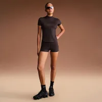 NikeSKIMS Shine жіноча Mock-Neck Short-Sleeve Top колір коричневий