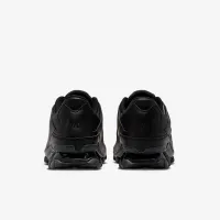 Nike Reax 8 TR жіноча для тренування Кросівки колір чорний