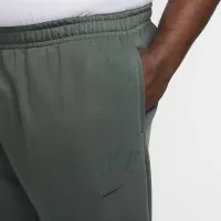 Nike Swoosh мужские Dri-FIT Fleece Fitness Joggers цвет зеленый