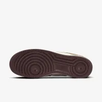 Nike Air Force 1 '07 LV8 чоловічі Кросівки колір коричневий
