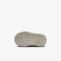 Nike Team Hustle D 11 SE Baby/Toddler Кроссовки цвет серый