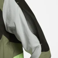 Nike ISPA Куртка цвет зеленый