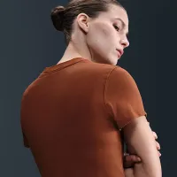 Nike ACG женская Dri-FIT Short-Sleeve футболка цвет коричневый