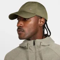 Nike Dri-FIT Club Unstructuколір червоний Featherlight Cap колір коричневий