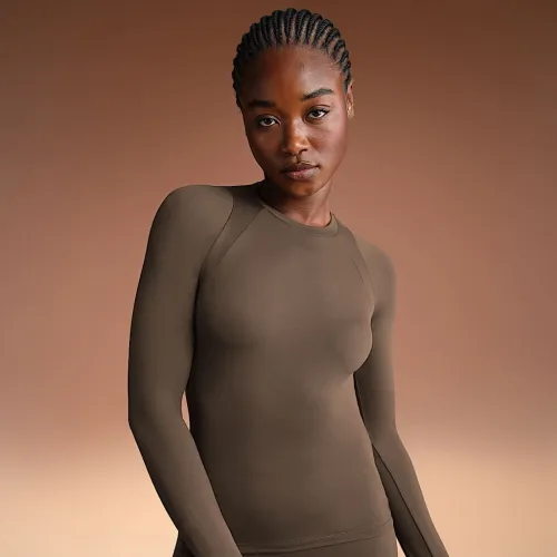 NikeSKIMS Airy жіноча Long-Sleeve Crew-Neck Top колір коричневий