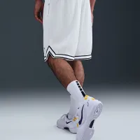 Nike Kobe мужские Pleated баскетбольные шорты цвет белый