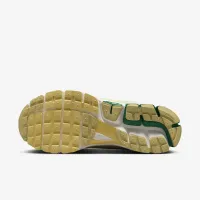 Nike Zoom Vomero 5 чоловічі Кросівки колір білий