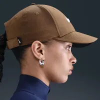Nike Dri-FIT Club Structuколір червоний Swoosh Cap колір коричневий