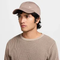 Nike Club Unstructuколір червоний Cap колір коричневий
