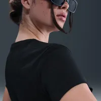 Nike Sportswear женская Short-Sleeve Graphic футболка цвет черный