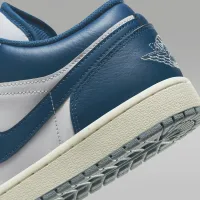 Nike Air Jordan 1 Low SE чоловічі Кросівки колір білий