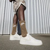Nike Air Force 1 '07 LV8 чоловічі Кросівки колір білий