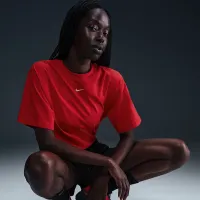 Nike Sportswear Essential жіноча футболка колір червоний