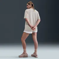 Nike Sportswear женская Loose Short-Sleeve футболка цвет коричневый