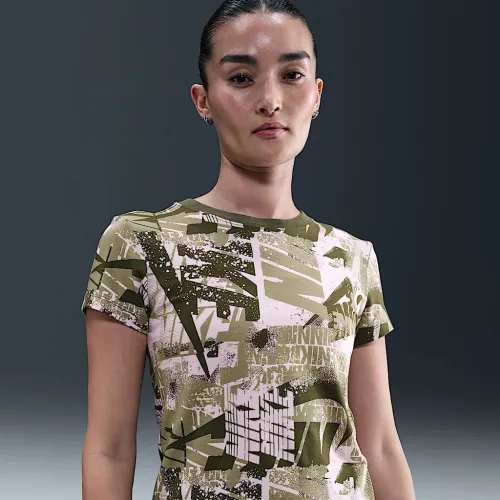 Nike Sportswear жіноча Slim футболка колір зелений