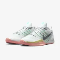 Nike Sabrina 3 