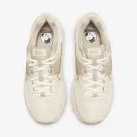 Nike Zoom Vomero 5 жіноча Кросівки колір коричневий