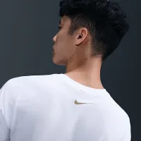 Nike Sportswear чоловічі футболка колір білий