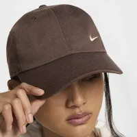 Nike Club Unstructuколір червоний Cap колір коричневий