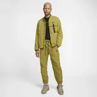 Nike Tech мужские Woven Куртка цвет зеленый