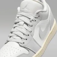 Nike Air Jordan 1 Low жіноча Кросівки колір білий