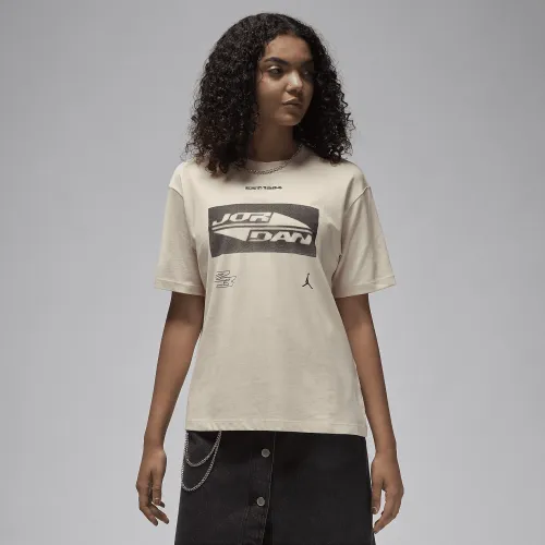 Nike Jordan жіноча Graphic Girlfriend футболка колір коричневий