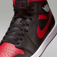 Nike Air Jordan 1 Mid чоловічі Кросівки колір чорний