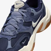 Nike AL8 