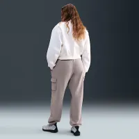 Nike Sportswear Club Fleece жіноча Mid-Rise оверсайз Cargo Sweatpants колір коричневий