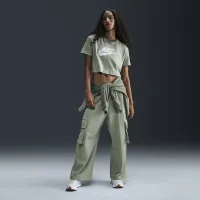 Nike Sportswear Essential женская Cropped Logo футболка цвет зеленый