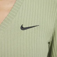 Nike Sportswear женская Ribbed Jersey Long-Sleeve V-Neck Top цвет зеленый