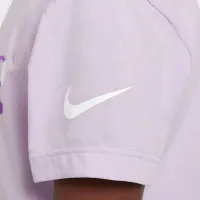 Nike Essentials Little дитячі Graphic футболка колір фіолетовий
