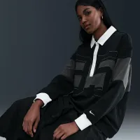 Nike Sportswear жіноча Long-Sleeve Graphic Polo Top колір чорний