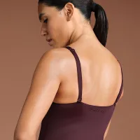 NikeSKIMS Shine женская V-Neck Tank Top цвет красный