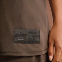 NikeSKIMS Airy жіноча оверсайз V-Neck футболка колір коричневий
