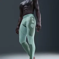 Nike Tech мужские Therma-FIT Base Layer Tights цвет зеленый