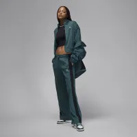 Nike Air Jordan 1 Mid жіноча Кросівки колір білий