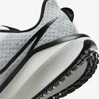 Nike Vomero 17 жіноча Road Running Кросівки колір білий
